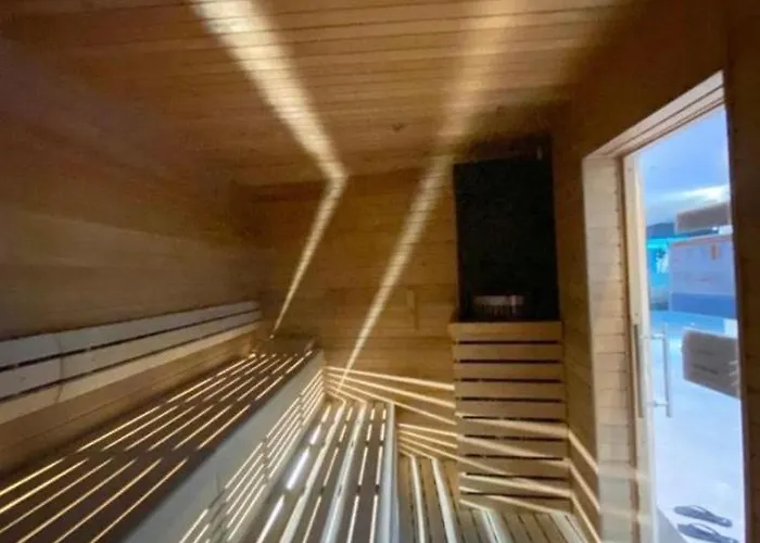 Hanza Tower Luxury Sauna Jacuzi Pool * シュチェチン